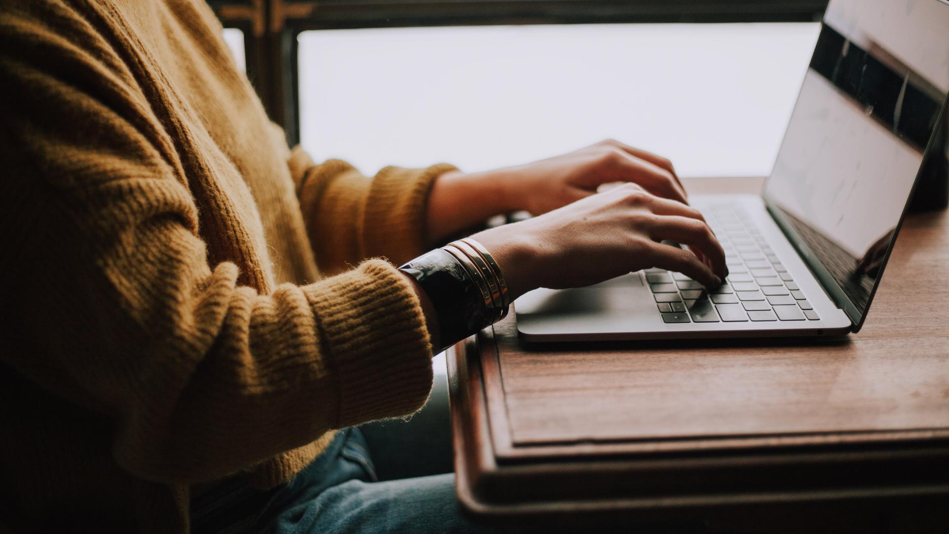 laptop worker